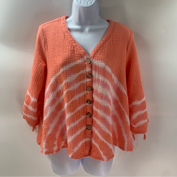 Ali Miles Tops - ****SOLD***Ali Miles Coral Tie Dye Textured Top with ruched sleeves size PM